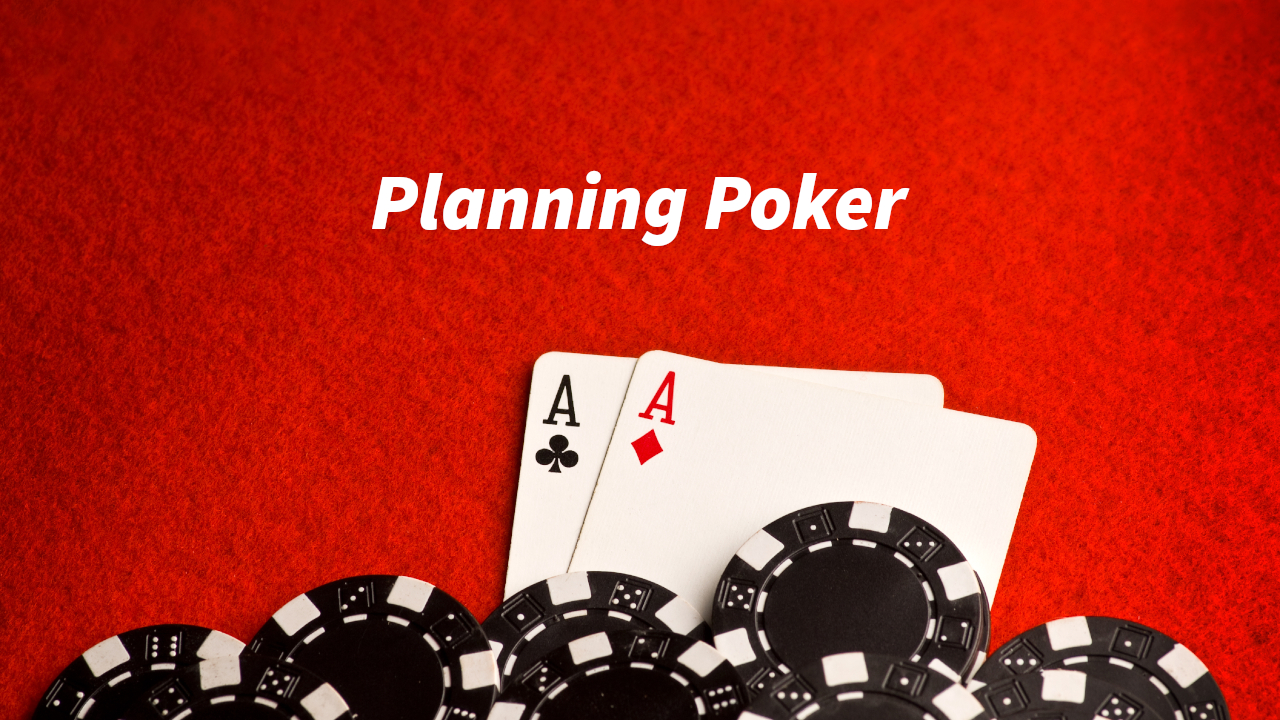 Planning Poker - Zwei Spielkarten mit Assen und Poker-Chips vor einem roten Hintergrund